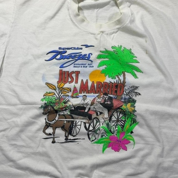 The Unbranded Brand Other - Vintage 90s just married, obscure, white and multicolor tropical graphic Tee XL